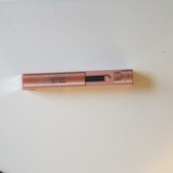 New Maybelline Color Strike Cream to Powder Shadow Pen 30 Spark Metallic - Picture 1 of 2